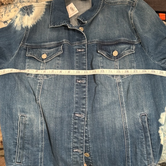 NWT! Chico’s classic jacket and tie-dyed denim with reverse tie-dye size 3 - Picture 4 of 5